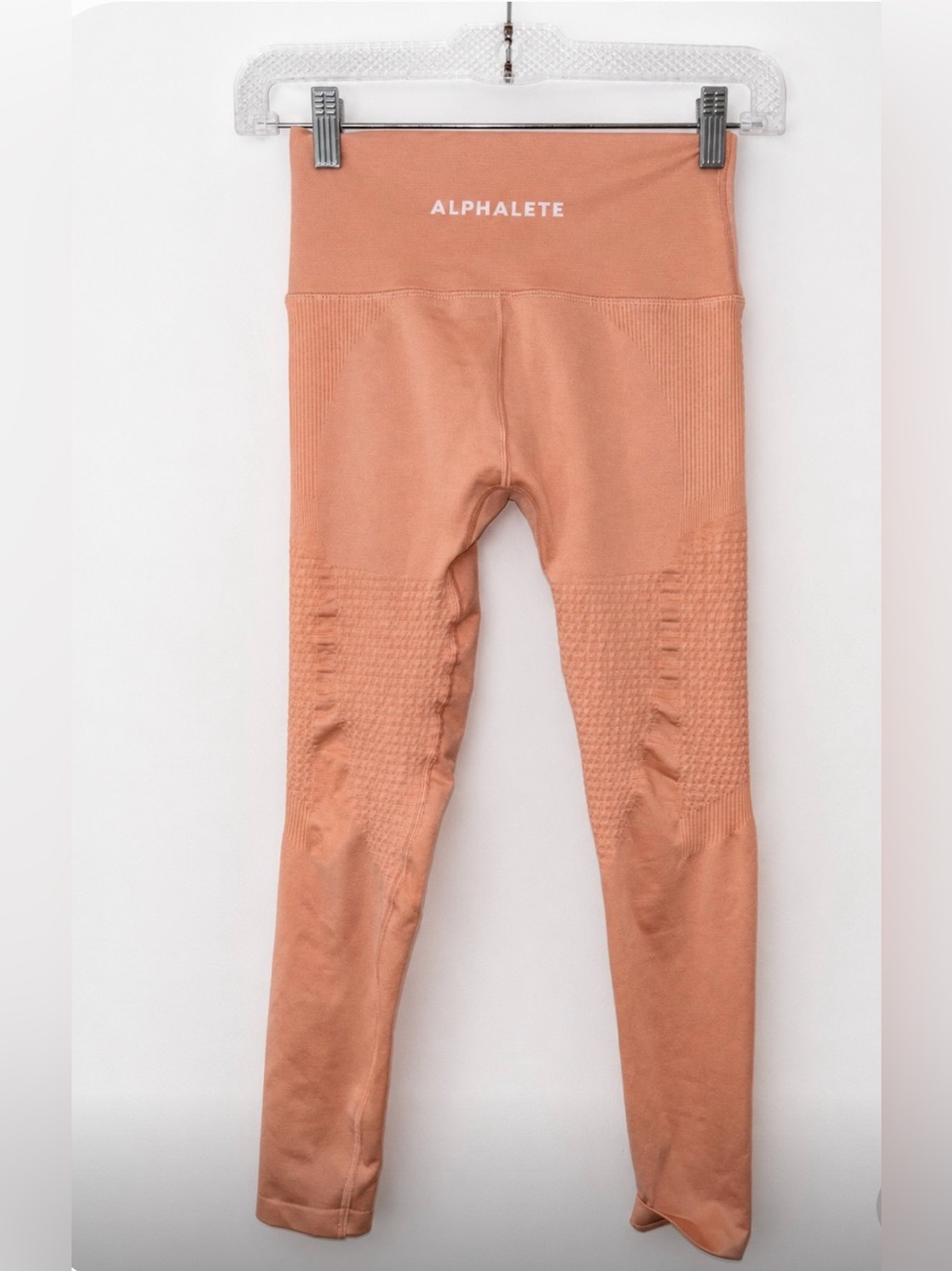 Alphalete Seamless Leggings in Peachy Coral Size M
